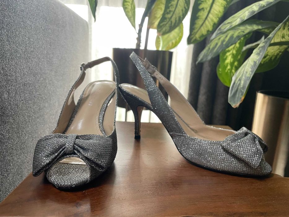 Sandale de ocazie Enzo Angiolini argintii marimea 36/37