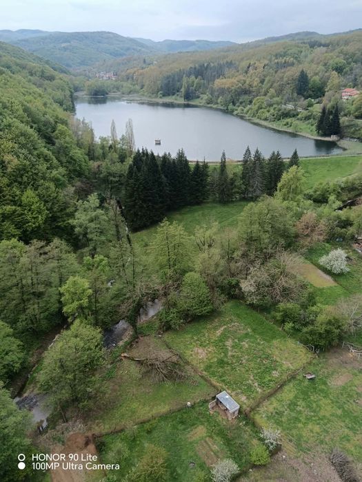 Продава, заменя УПИ 2300кв.м 5 броя съседни парцела  2.4км.от център