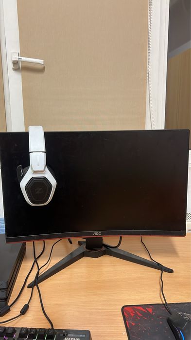 Setup Gaming complet PS4 Pro+Monitor AOC curbat 120hz+ alte periferice