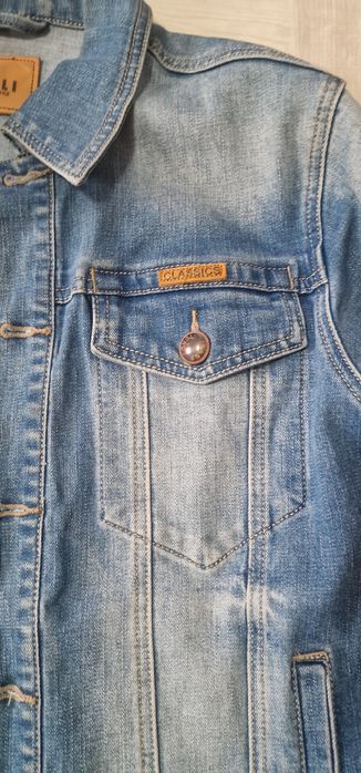 Продам джинсовую куртку