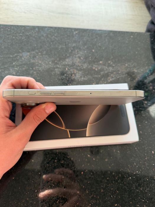 Iphone 16 pro max 256Gb IMPECABIL ,nici-o zgarietura