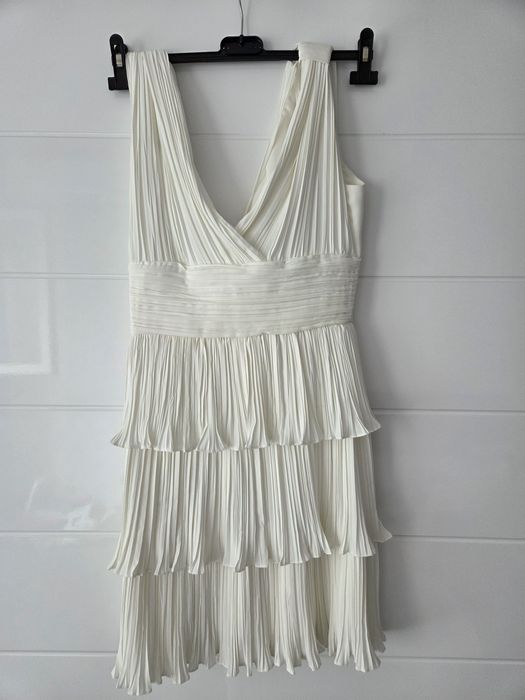 Елегантна бяла рокля, размер 38