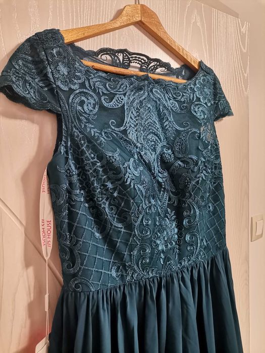 Официална рокля размер S(38) с етикет!