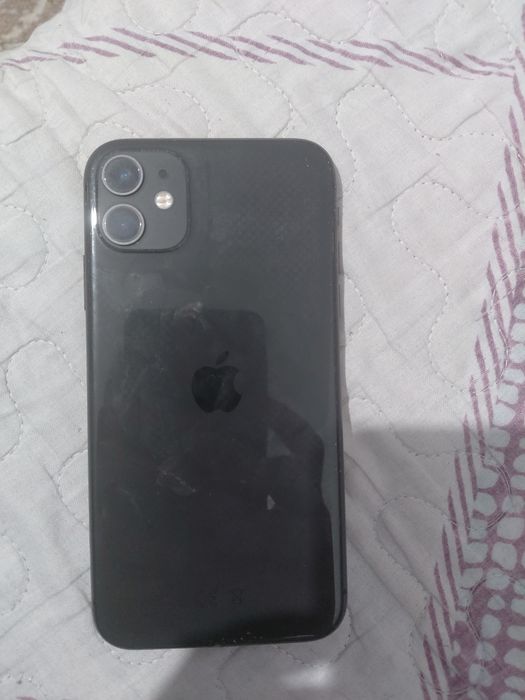 Продам айфон 11 в хорошем состоянии