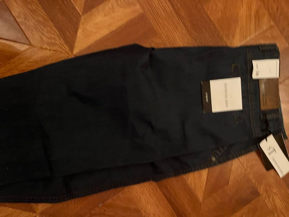 Продам мужские джинсы