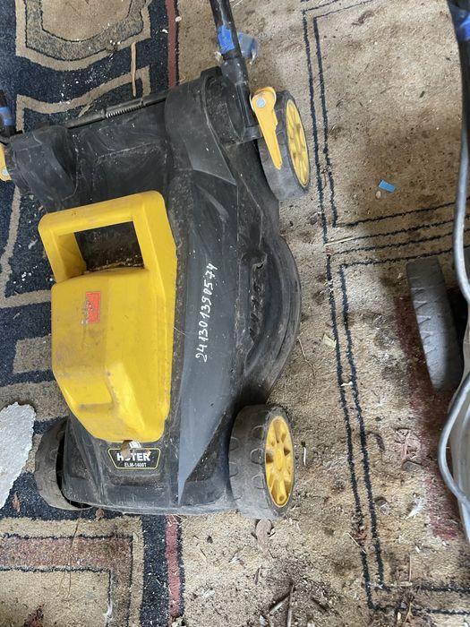 Продам газонокосилку на запчасти