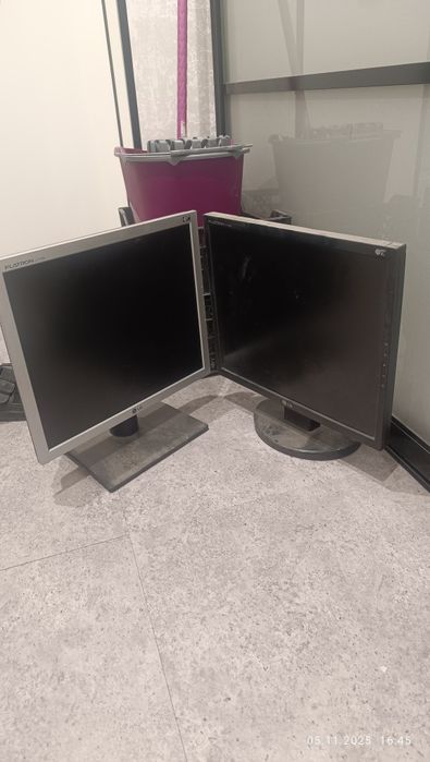 Продам два монитора в не рабочем состояний, нужно менять подсветку