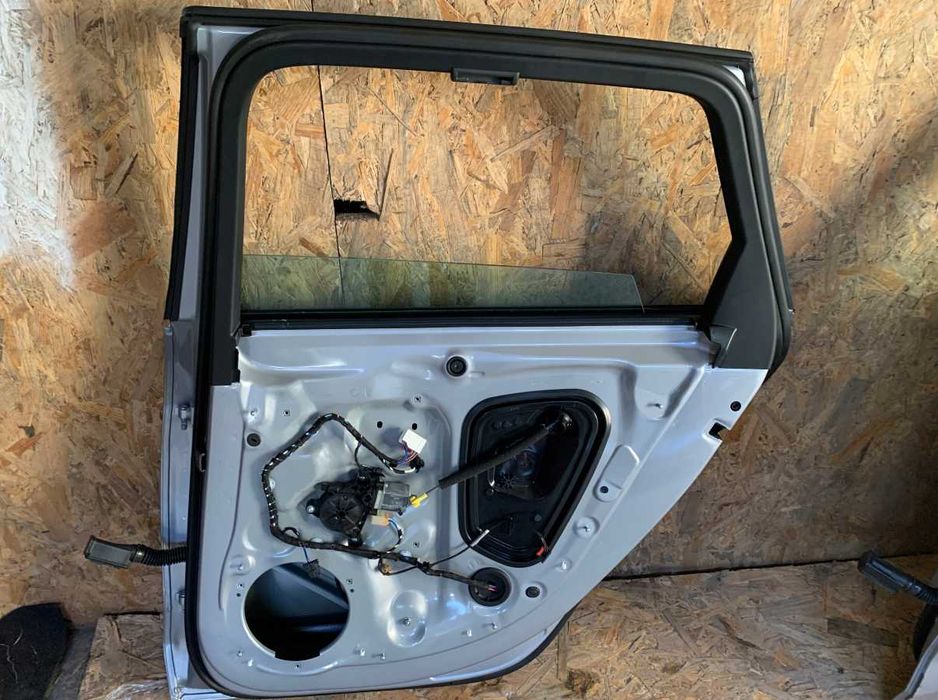 Врата уборудвана Audi A4 8W9 B9 Lift kombi