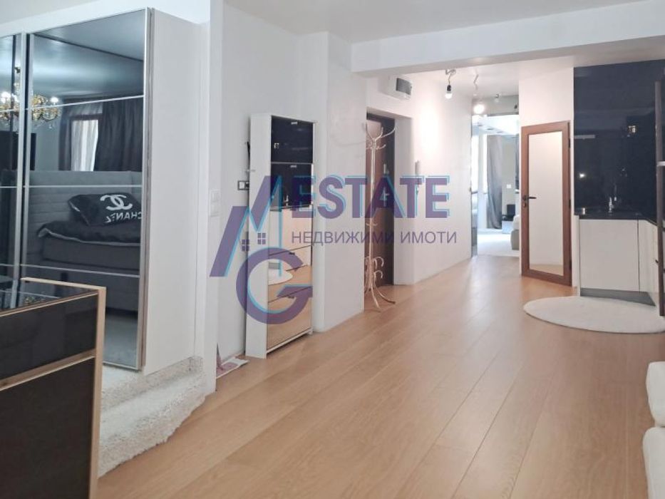 Продава се Двустаен апартамент в Бургас, Център - 80 кв.м за 1594 €/кв.м - Снимка #1