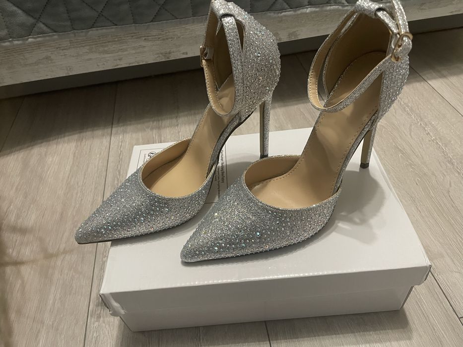 Чисто нови обувки