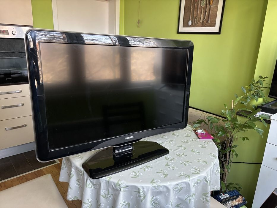 LCD телевизор Philips