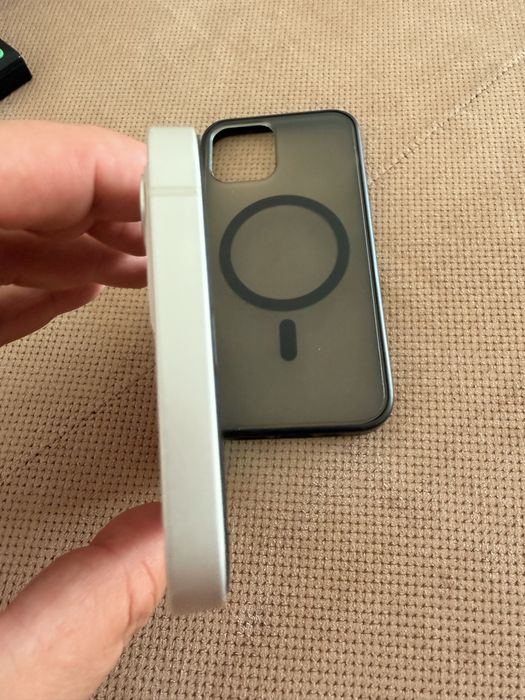 Продавам iphone 12