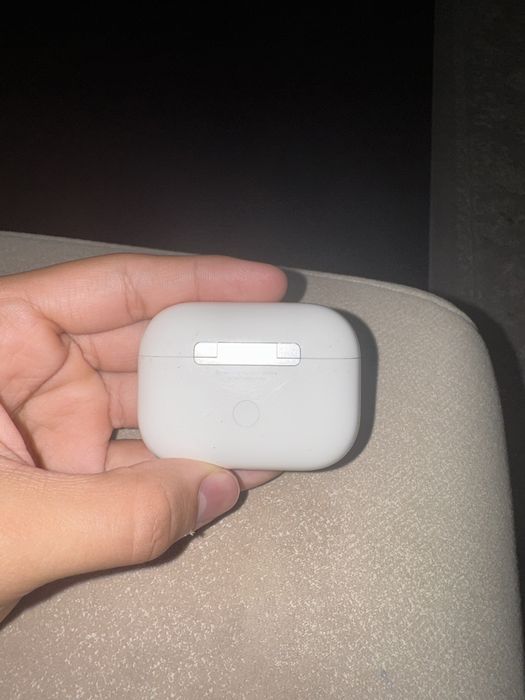 AirPods Pro 2 (Оригинал) — Кейс и один наушник (Б/У)