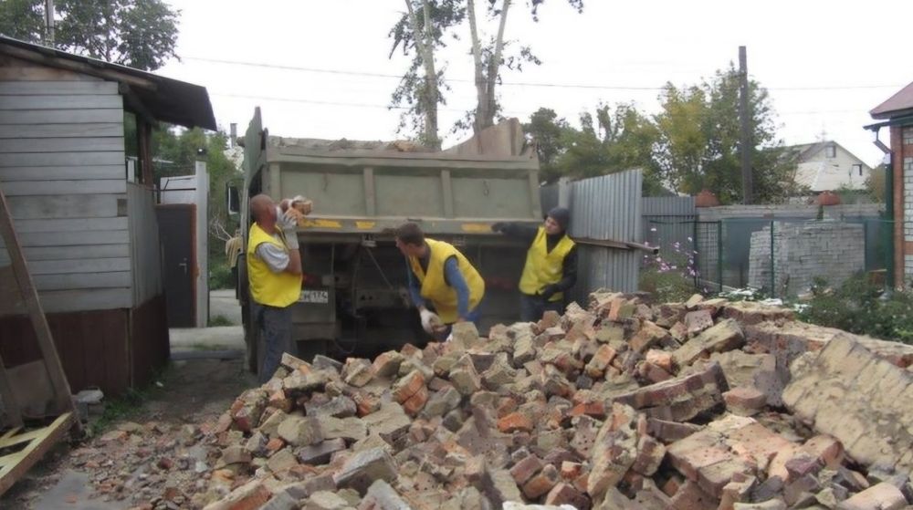 Уборка территорий, копка ям