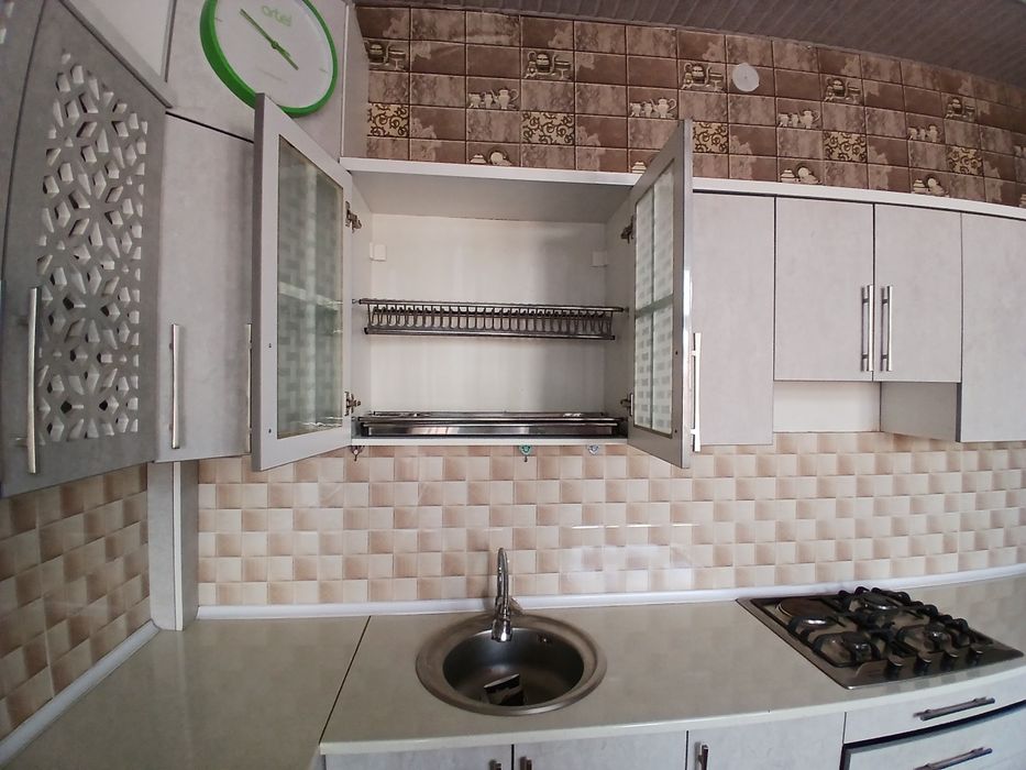 Ошхона мебели сотилади