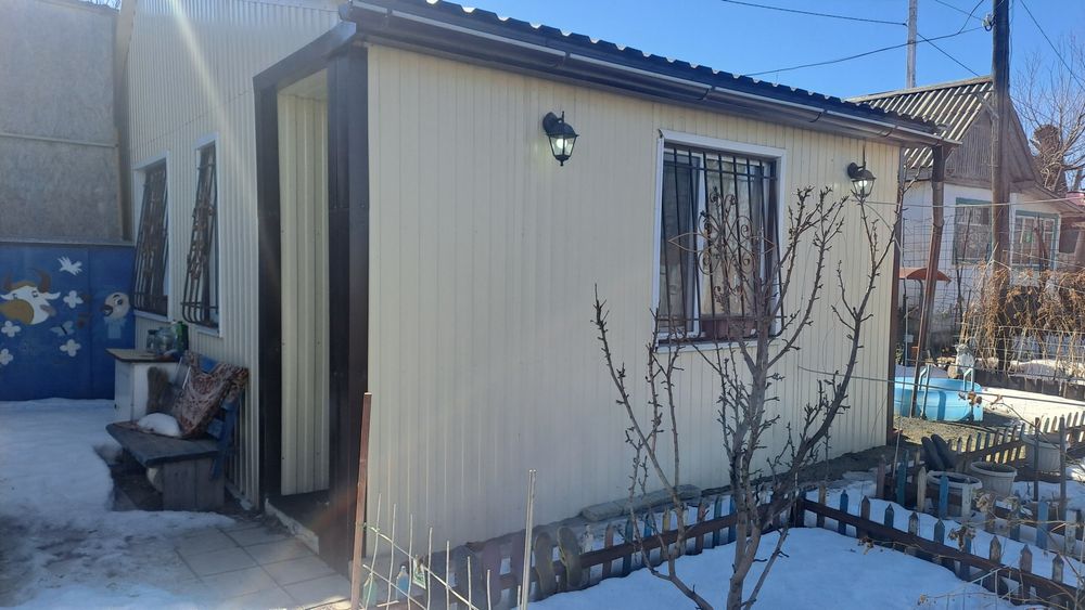 Садовый участок с домиком