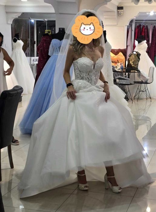 Булчинска рокля в комплект с обувки чанти и каса за пликове