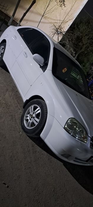 Енгил автомобил ласетти 1.8