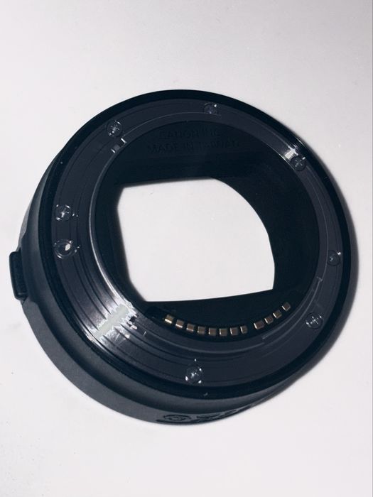 (SET) Cameră foto Canon R50 fotografi/vlogging/content + 2 obiective