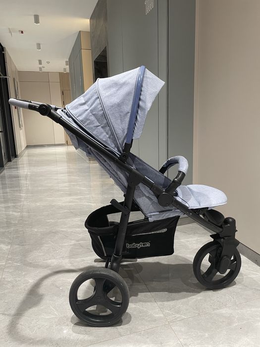Продам коляску babyton