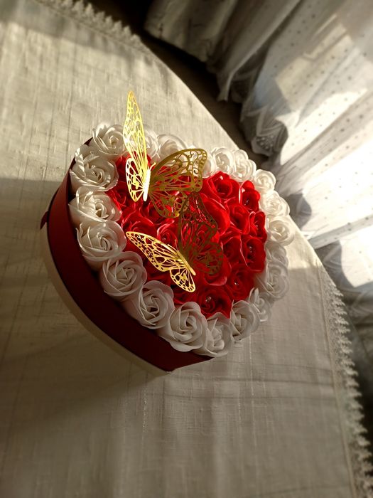 Aranjament din trandafiri de săpun