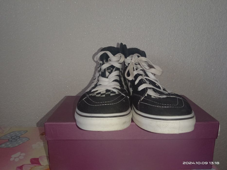 продам обувь бу не дорого.