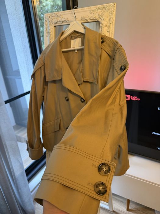 Якета и жилетка на марките Zara и Mango