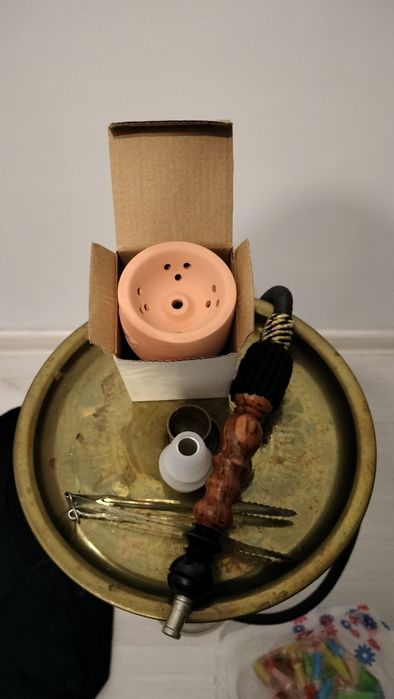 Vând narghilea cu husa și muștiuc