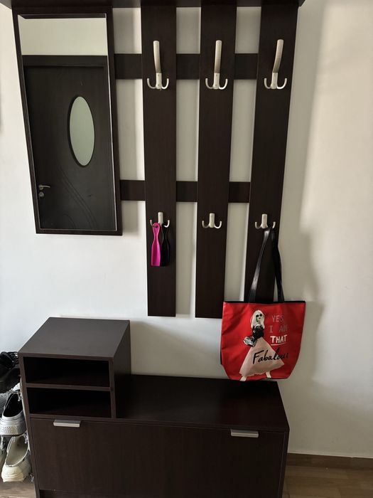 Set cuier si pantofar maro cu 15 agatatori
