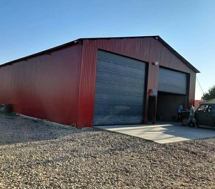 Vând hală metalică 6x 10