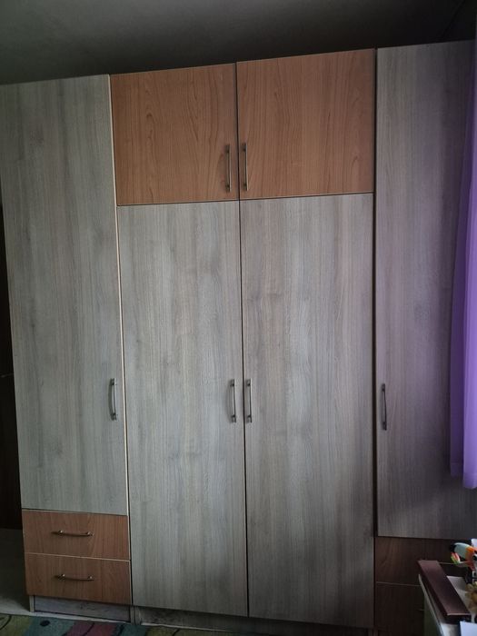 Четирикрилен гардероб