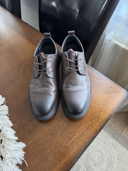 Vand pantofi piele