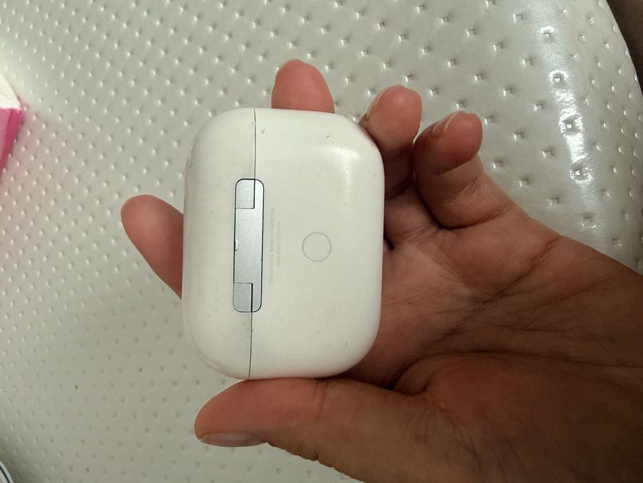 Продам Apple AirPods Pro (оригинал)
