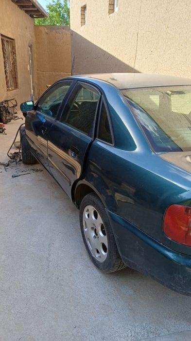 Srochna prodayotsa AUDI  a4B5