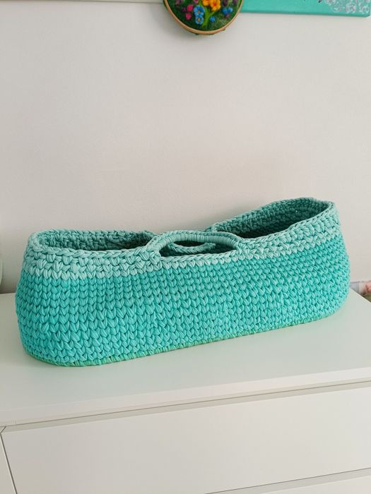 Плетен кош за бебе