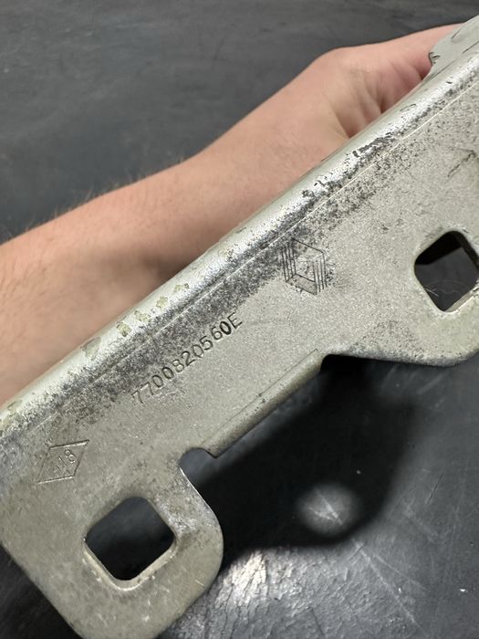 Balama  dreapta capota Renault Twingo 1998-2009