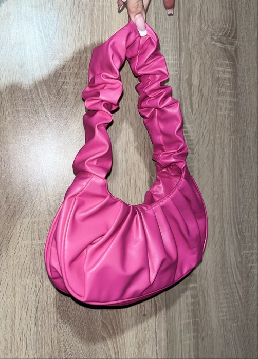 Малка дамска чанта тип Scrunched