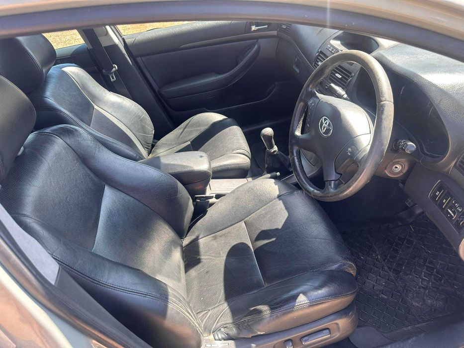 НА ЧАСТИ Toyota Avensis 2.0 D-4d 116к.с 2005