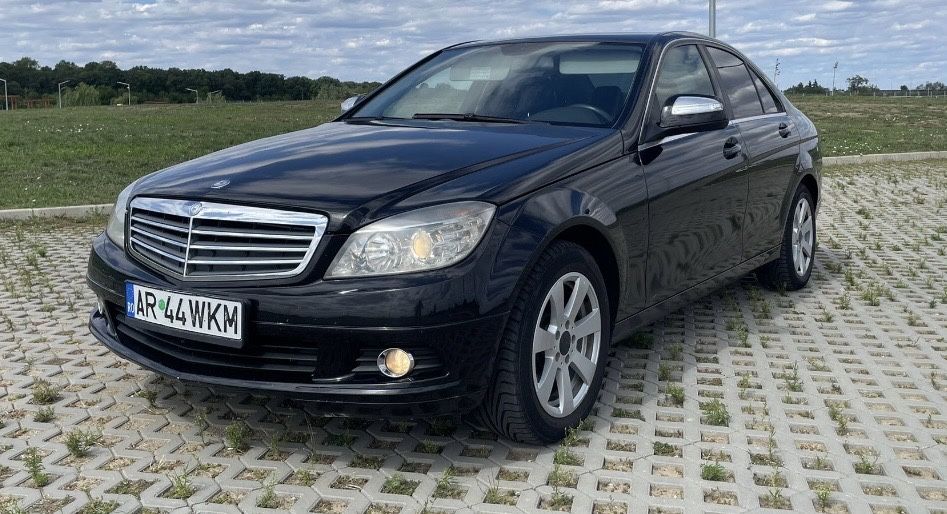 De vanzare Mercedes C200 D 136 cp 380 km Masina se prezinta într-o stare f buna Itp valabil  impozit platit