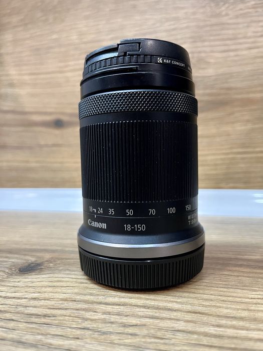 Canon EOS R50 с обектив 18-150mm