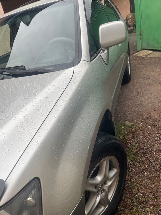 Продам машину Лексус RX300