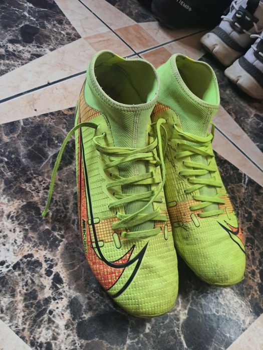 Ghete fotbal nike mercurial