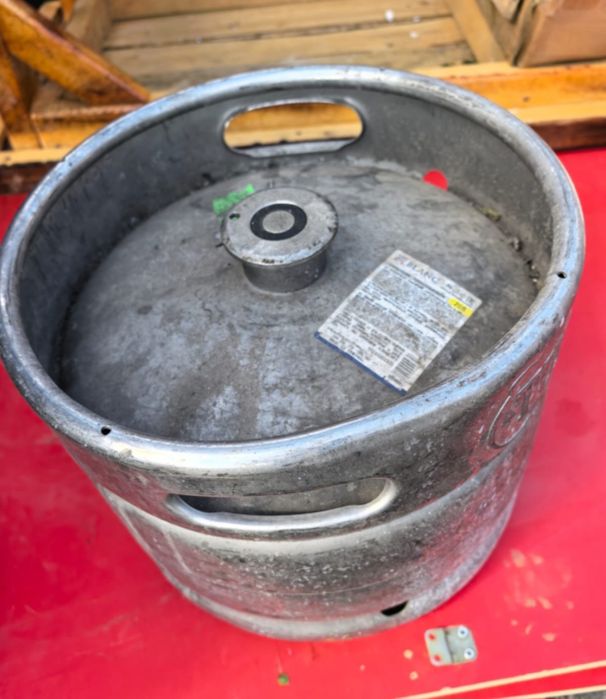 Продаётся столы 6шт. Скамейка 6шт