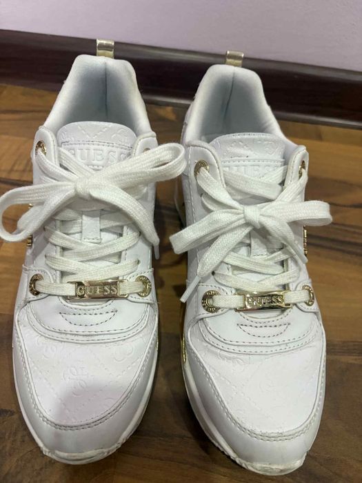 Маратонки Guests