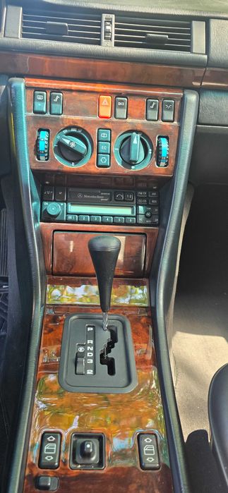 Mercedes-Benz 300CE (W124) - 1990 | Vehicul Istoric | Automat