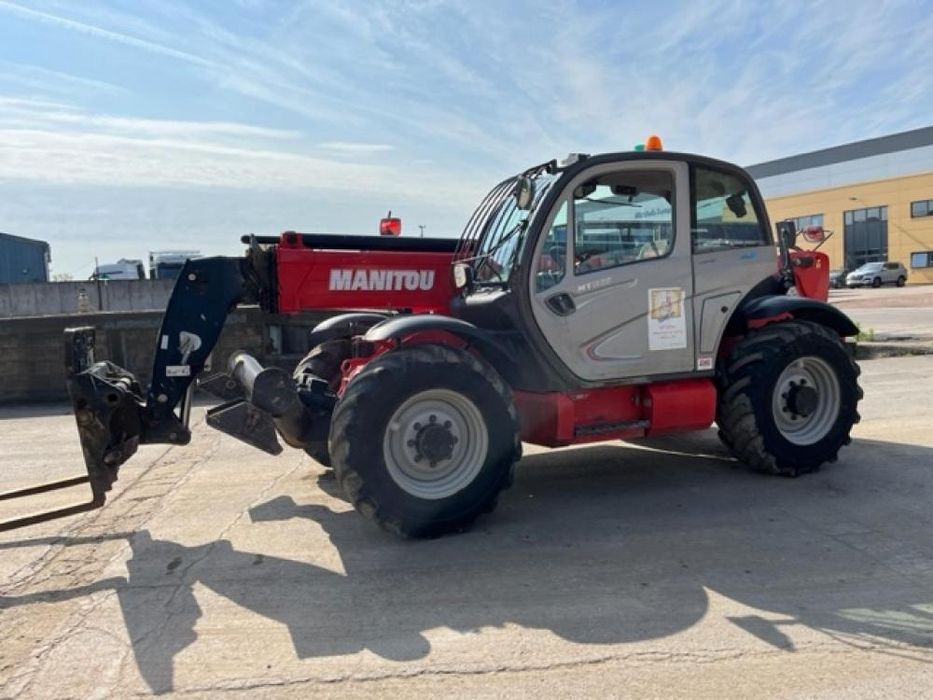 Inchiriez buldoexcavator,miniexcavator, manitou incarcator telescopic