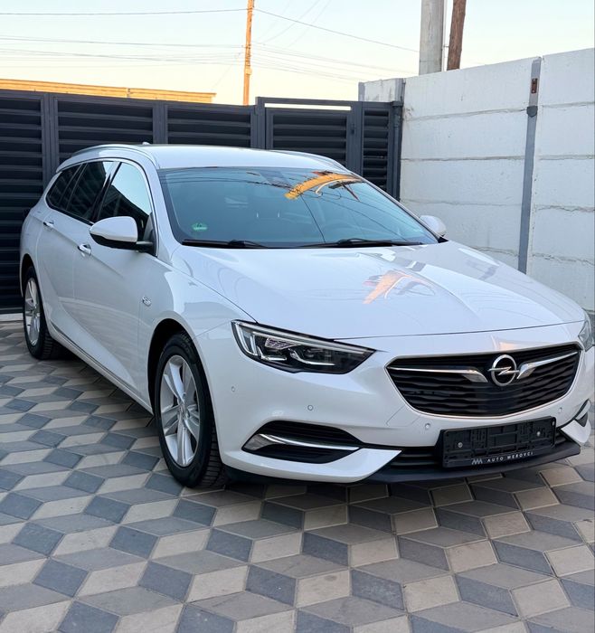 Vand / Schimb Opel Insignia New Model 2019 / 2.0d Turbo 180cp / 4x4 / Distronic / Faruri Led / Bord Digital / Ventilatie //// Fulll ///  PRET 14.999€