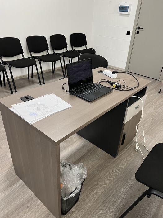 Офисные стол стулья