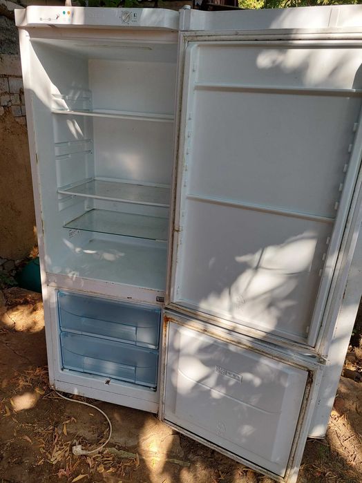 Продам 2 холодильника (вместе 50 тыс.)