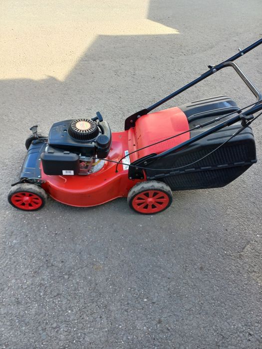 Masina tuns iarba HURICANE